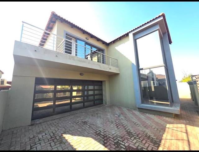 4 BEDROOM HOUSE FOR SALE IN DAWN PARK